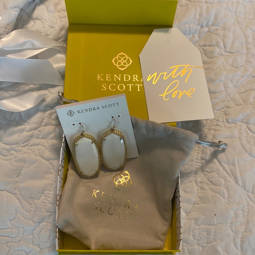 Beautiful Kendra Scott Earrings